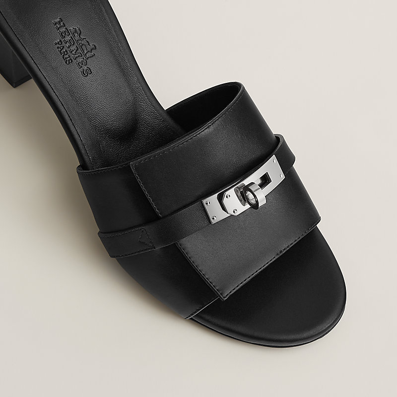 お洒落は足元から【海外限定色】HERMES Gigi サンダル 水色 ブルー（青）系 HERMES Gigi(エルメス ジジ) サンダル・ミュール